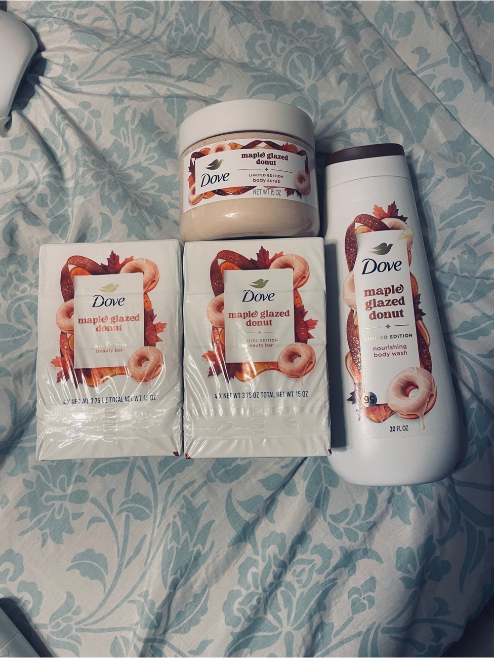 Lot new Dove Maple Glazed Donut Body Wash, soap, body scrub